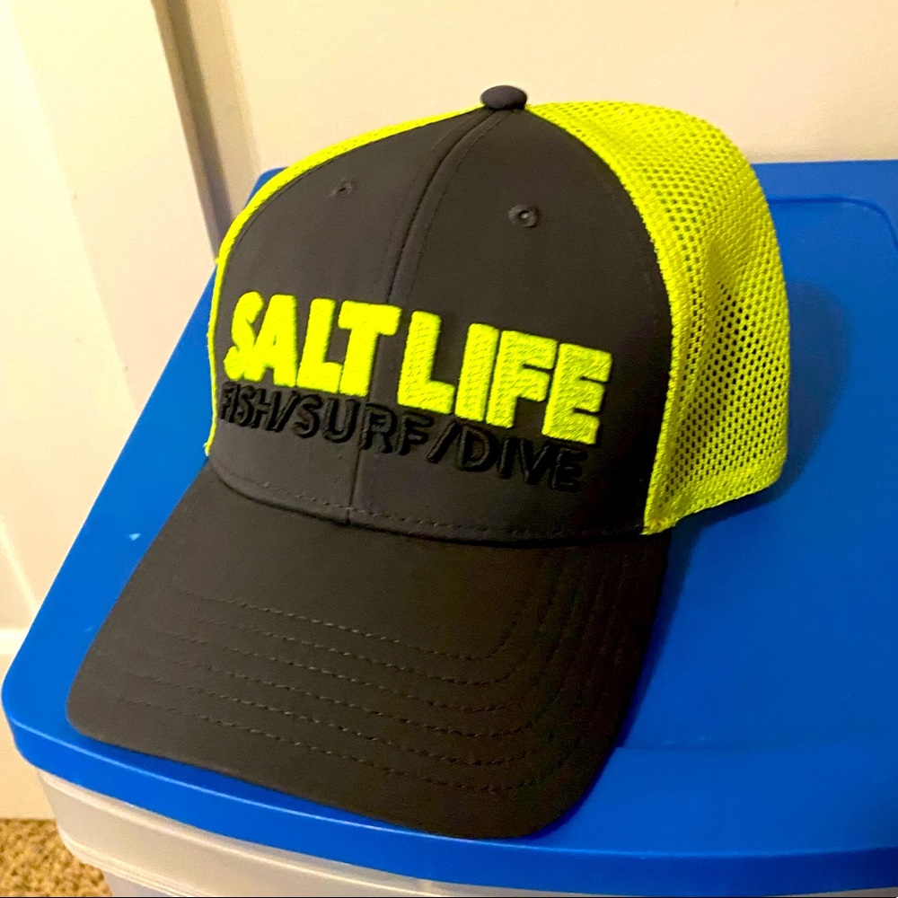 NWOT SALT LIFE HAT